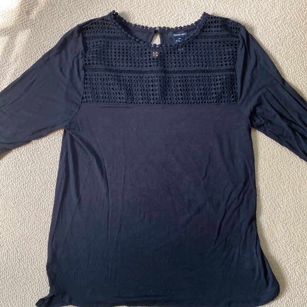 Open lace neckline black 3/4 sleeve tee with lace insert EUC